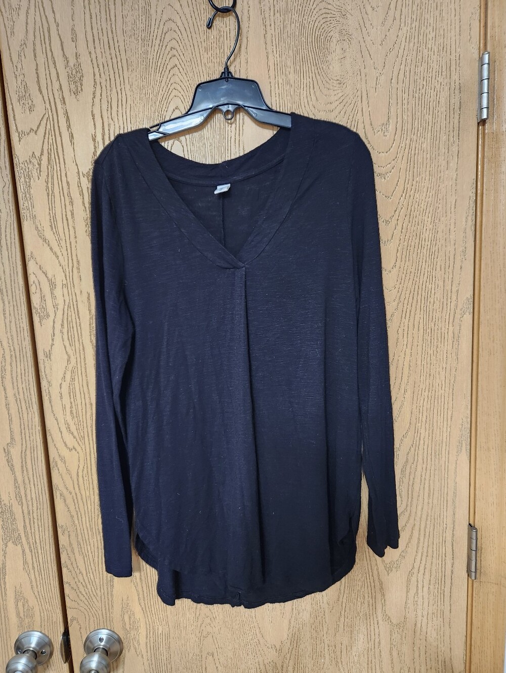 Old Navy Women's Long-Sleeve V-Neck Top - Black